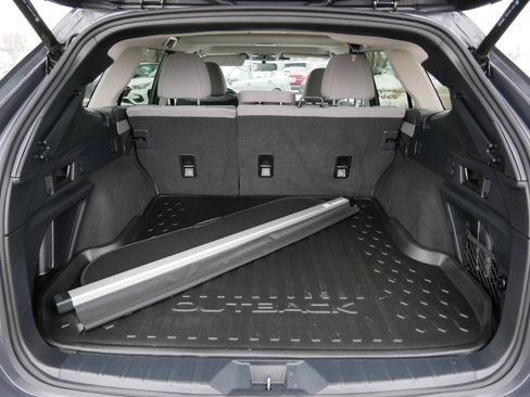 Used 2025 Subaru Outback Premium image 18