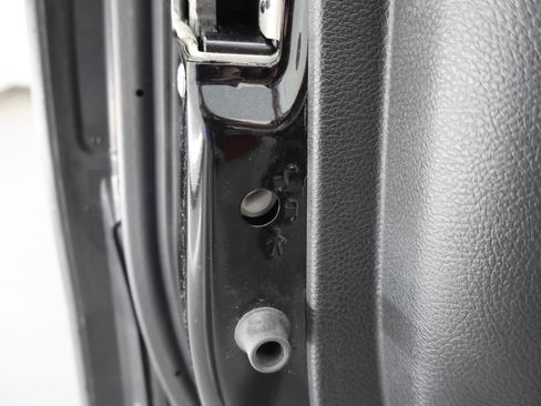 Used 2021 RAM 1500 Laramie AWD/4WD image 37