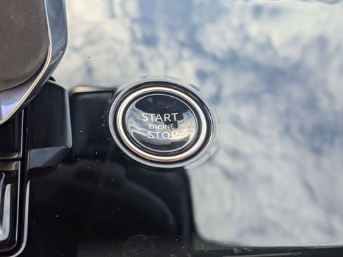 New 2026 Land Rover Range Rover Sport Dynamic SE image 17