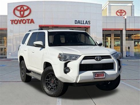 Used 2022 Toyota 4Runner SR5 Premium image 1