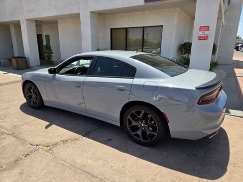 Used 2020 Dodge Charger SXT w/ Blacktop Package RWD image 3