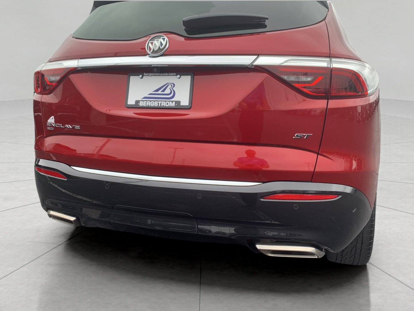 Used 2023 Buick Enclave Essence w/ Sport Touring Edition AWD/4WD image 30