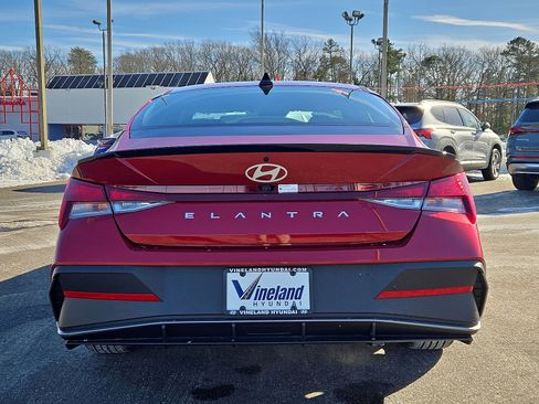 Used 2025 Hyundai Elantra Sport image 28