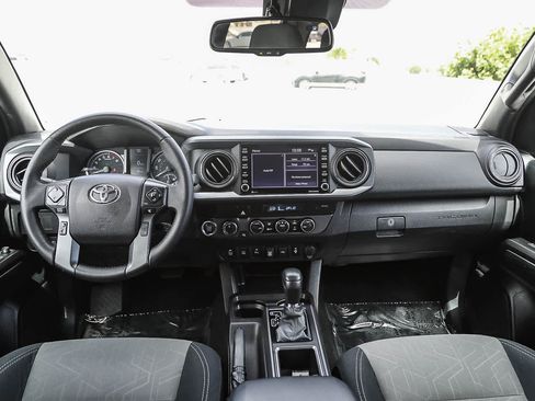 Used 2021 Toyota Tacoma TRD Off-Road w/ Technology Package AWD/4WD image 12