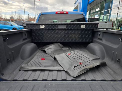 Used 2018 Chevrolet Silverado 1500 LT w/ All Star Edition image 17