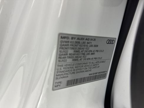 Certified 2025 Audi Q8 Premium Plus w/ Premium Plus Package AWD/4WD image 39