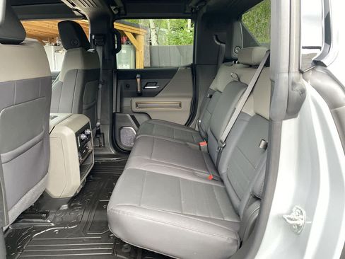 Used 2025 GMC Hummer EV 2X AWD/4WD image 16