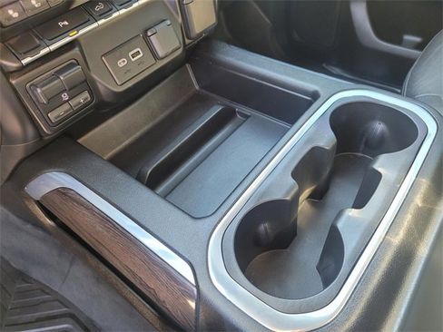Used 2022 Chevrolet Silverado 1500 LTZ image 24