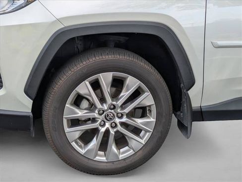 Used 2021 Toyota RAV4 XLE Premium AWD/4WD image 14