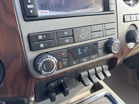 Used 2011 Ford F350 Lariat w/ Lariat Ultimate Pkg AWD/4WD image 16
