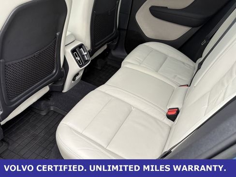Certified 2023 Volvo XC40 B5 Ultimate w/ Protection Package Premier image 30