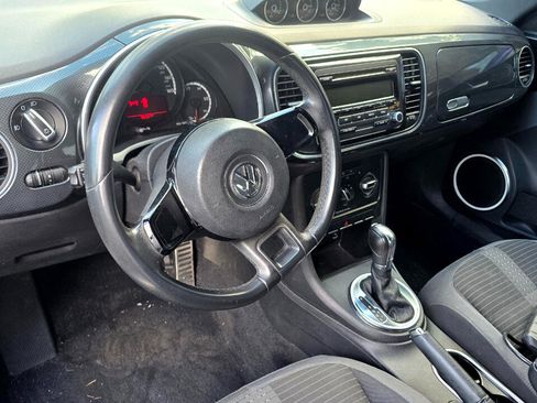 Used 2013 Volkswagen Beetle 2.0T image 10