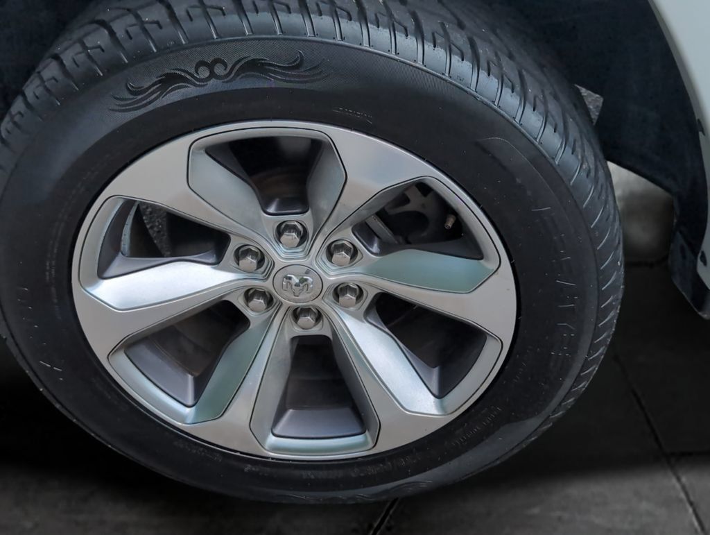 Used 2021 RAM 1500 Limited w/ Body Color Bumper Group RWD image 12