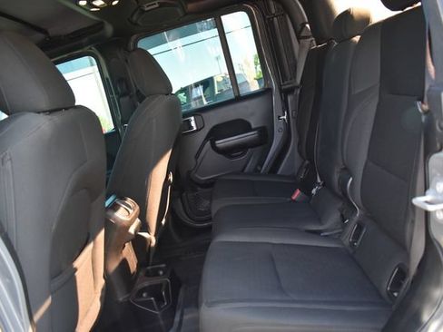 Used 2021 Jeep Gladiator Sport AWD/4WD image 16