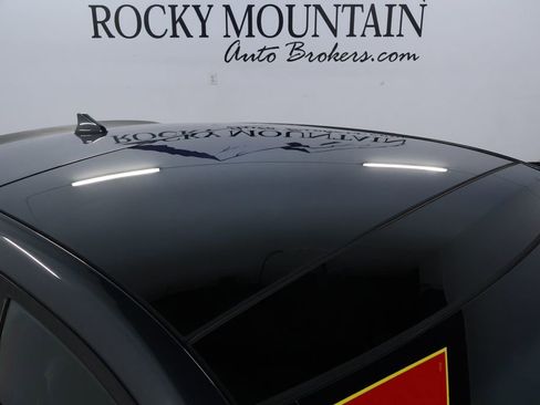 Used 2019 Hyundai Veloster Turbo R-Spec image 11