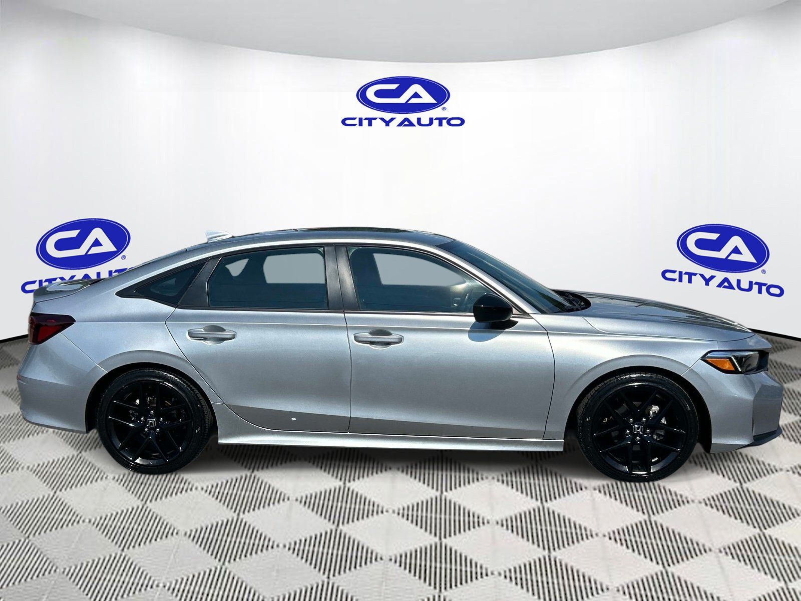 Used 2025 Honda Civic Sport image 2
