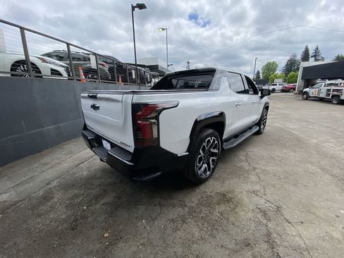 Used 2025 Chevrolet Silverado EV RST AWD/4WD image 6