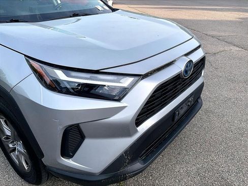 Used 2022 Toyota RAV4 XLE w/ Convenience Package AWD/4WD image 8