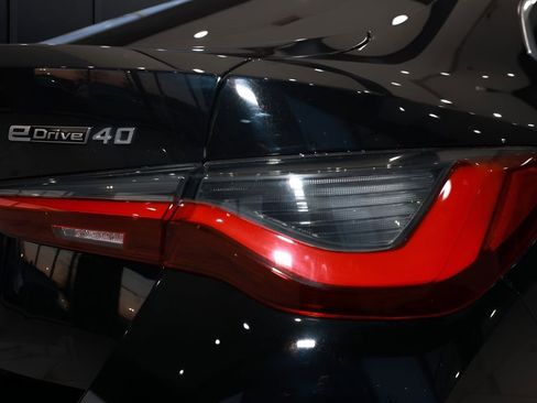 Used 2022 BMW i4 eDrive40 image 25