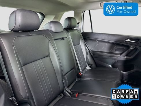 Certified 2022 Volkswagen Tiguan SE w/ Panoramic Sunroof Package image 28