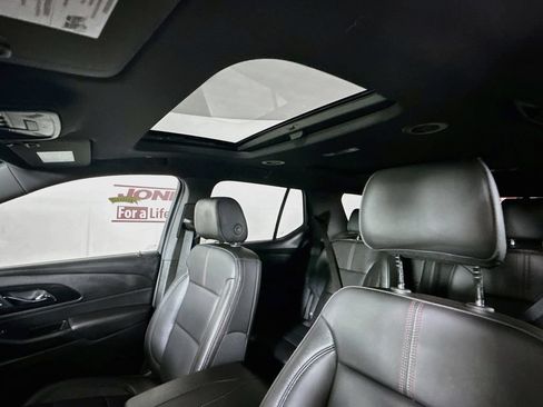 Used 2023 Chevrolet Traverse RS AWD/4WD image 11