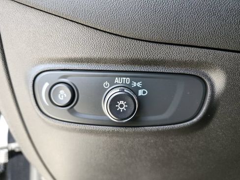 Used 2024 Chevrolet Equinox LT FWD image 30