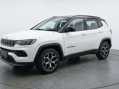Used 2025 Jeep Compass Limited AWD/4WD image 3