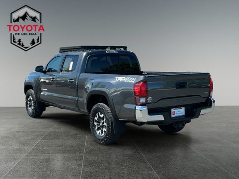 Certified 2019 Toyota Tacoma TRD Off-Road AWD/4WD image 3