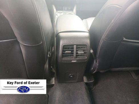 Used 2024 Ford Escape Platinum AWD/4WD image 17
