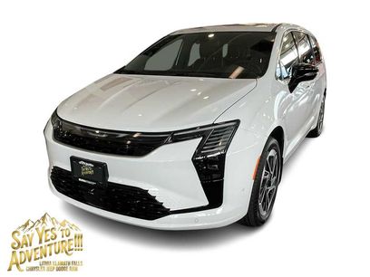 New 2027 Chrysler Pacifica Limited w/ Family Tech Group
