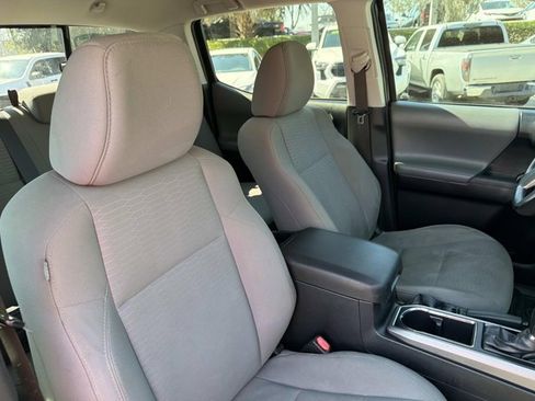 Used 2016 Toyota Tacoma SR5 w/ SR5 Appearance Package (SN) image 15