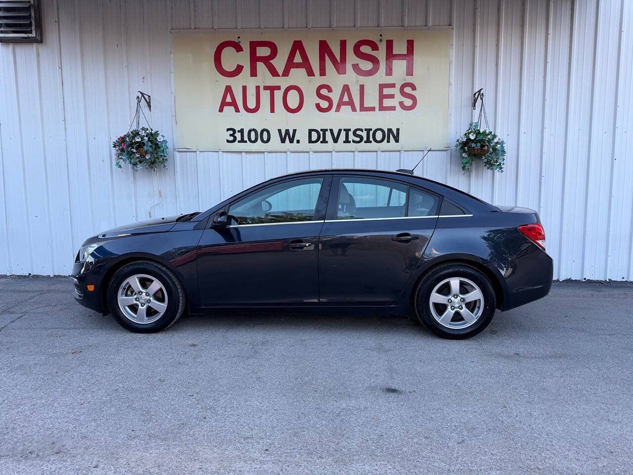 Used 2015 Chevrolet Cruze LT w/ Technology Package FWD image 6