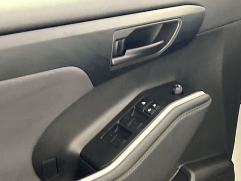 Used 2024 Toyota Highlander LE image 15