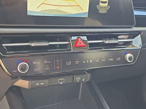 New 2026 Kia Niro EX FWD image 24