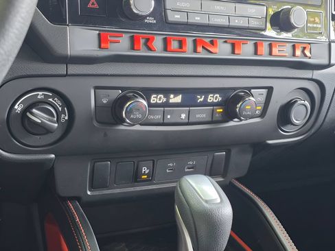 Used 2025 Nissan Frontier PRO-4X AWD/4WD image 26
