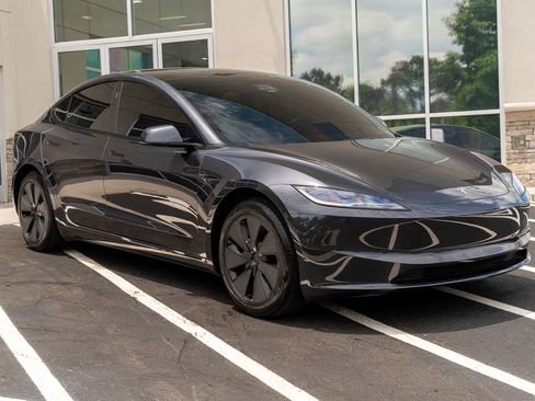 Used 2025 Tesla Model 3 RWD image 7