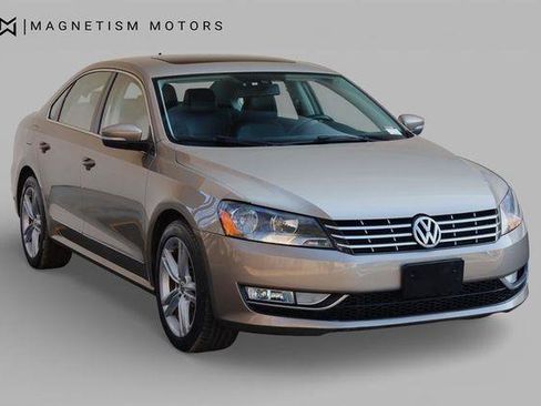 Used 2015 Volkswagen Passat TDI SE FWD image 6