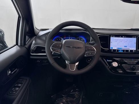 New 2026 Chrysler Pacifica Select image 20
