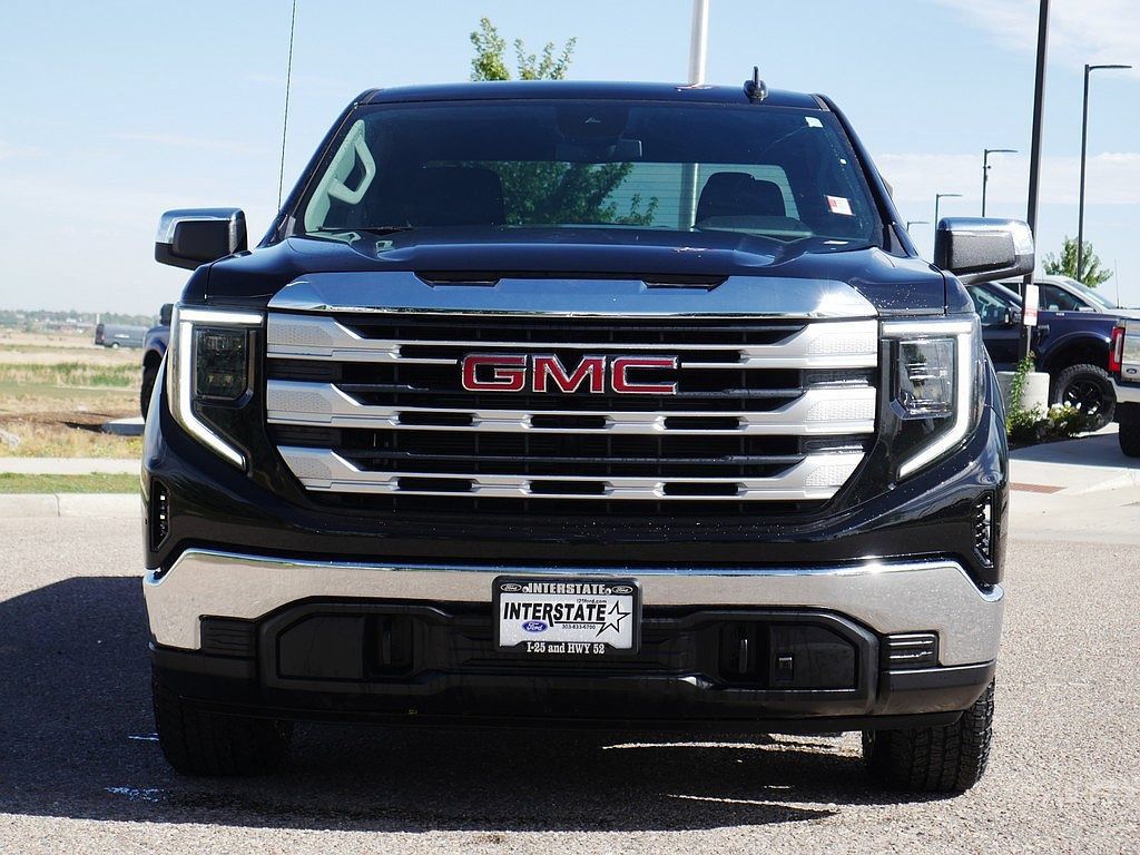 Used 2024 GMC Sierra 1500 SLE w/ X31 Off-Road Package AWD/4WD image 8