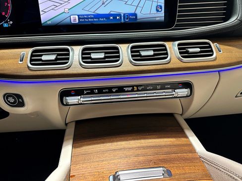 Certified 2024 Mercedes-Benz GLS 450 4MATIC image 27