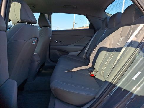 Certified 2025 Hyundai Elantra Sport image 10