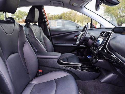 Used 2019 Toyota Prius XLE AWD/4WD image 17
