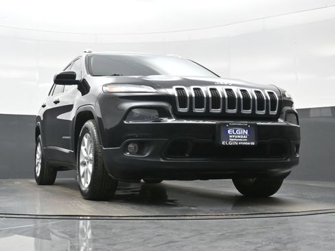 Used 2016 Jeep Cherokee Latitude w/ Comfort/Convenience Group AWD/4WD image 31