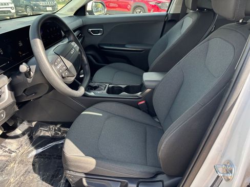 Used 2025 Kia K4 FWD image 27