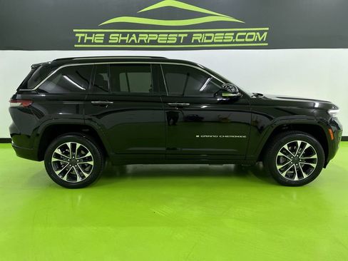 Used 2023 Jeep Grand Cherokee Overland w/ Advanced Protech Group III AWD/4WD image 11