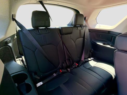 Used 2025 Honda Pilot EX-L image 26