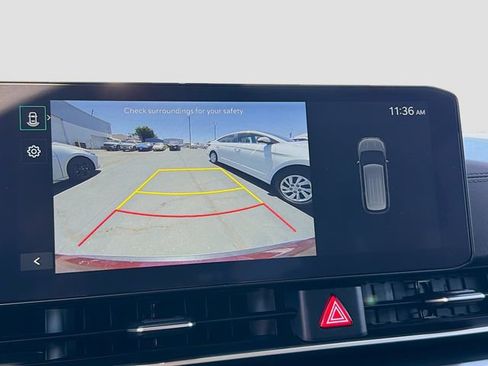 Used 2025 Kia Carnival FWD image 14