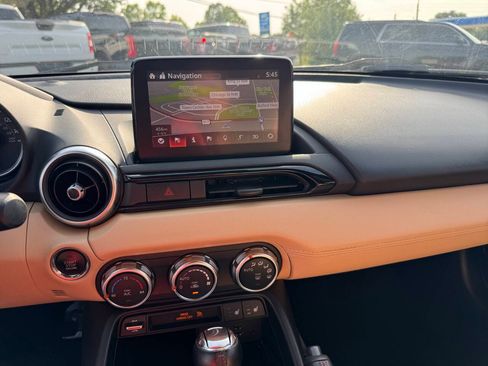Used 2019 MAZDA MX-5 Miata RF Grand Touring RWD image 14