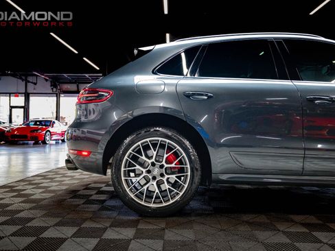 Used 2018 Porsche Macan Turbo image 31