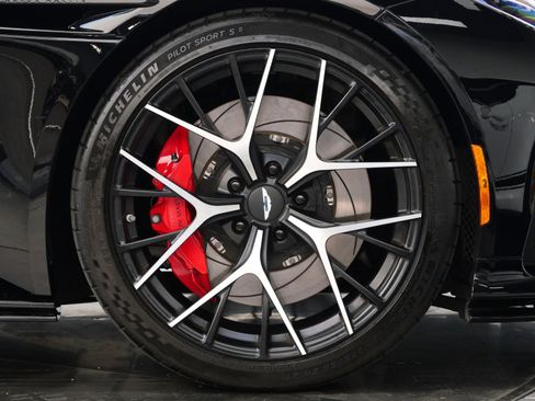 Used 2025 Aston Martin DB12 Convertible RWD image 40